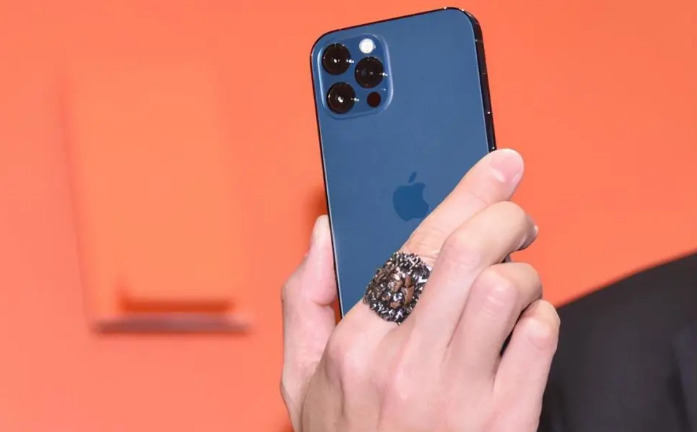 覃塘苹果手机维修分享iPhone12系列重启方法教程 